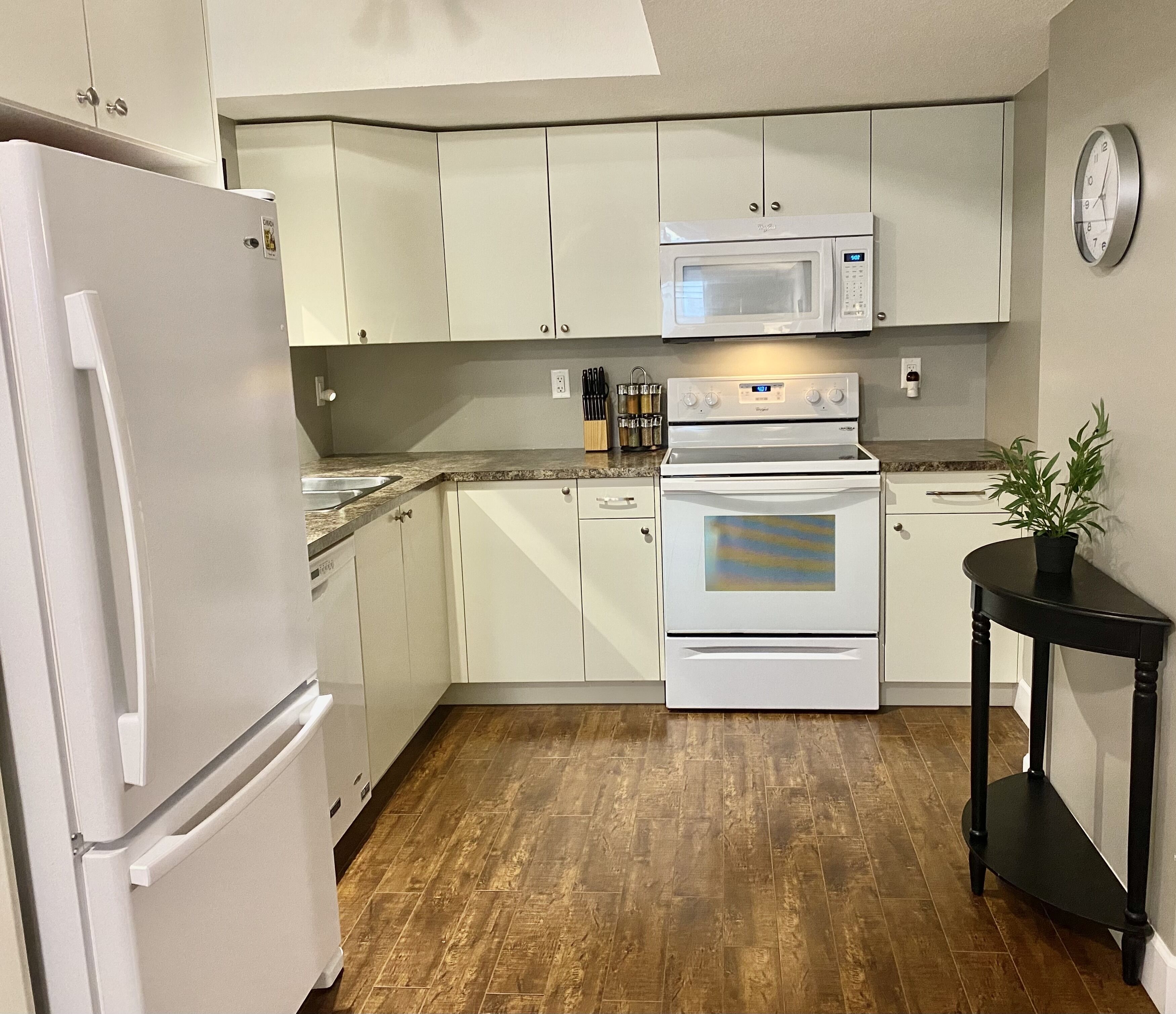 Cozy/Private 1BR~Quiet Neighborhood~Air Conditioning~Dog Friendly