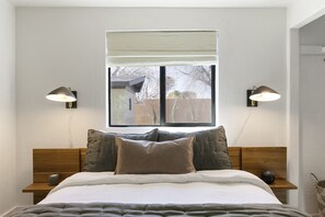 1 bedroom, iron/ironing board, travel crib, free WiFi - Designer Bungalow in Heart of Sedona, Enclosed Yard/Patio, Luxe Kitchen (Sedona)