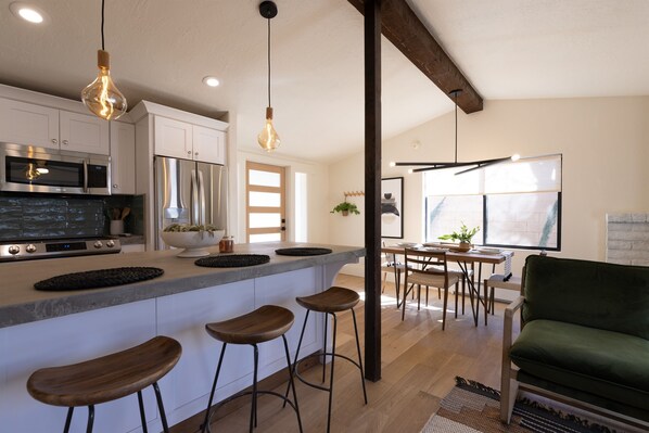 Interior - Designer Bungalow in Heart of Sedona, Enclosed Yard/Patio, Luxe Kitchen (Sedona)