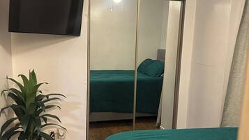 Caja de seguridad en la habitación, wifi y ropa de cama