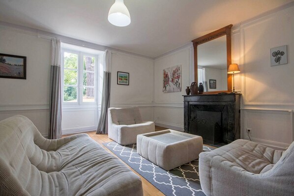 Televisión y reproductor de DVD 