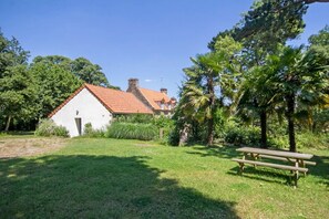 Outdoor dining - Le Cosy - LOCOAL-MENDON (LOCOAL-MENDON)