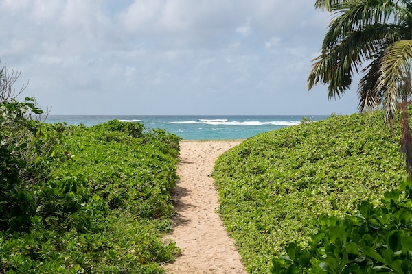 Secluded beach access ~5+ minute walk