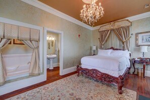 1 bedroom, desk, iron/ironing board, WiFi