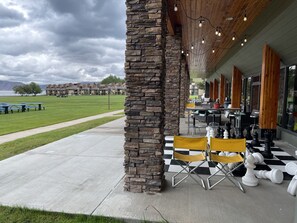 Outdoor dining - Right on the Beach - Ideal beach resort - two minute walk to beautiful Bear Lake (Garden City)