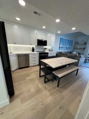 Interior - Right on the Beach - Ideal beach resort - two minute walk to beautiful Bear Lake (Garden City)