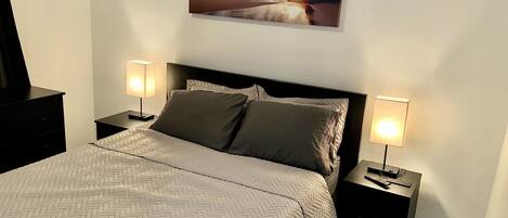 1 soverom, strykejern/-brett, wi-fi (inkludert) og sengetøy