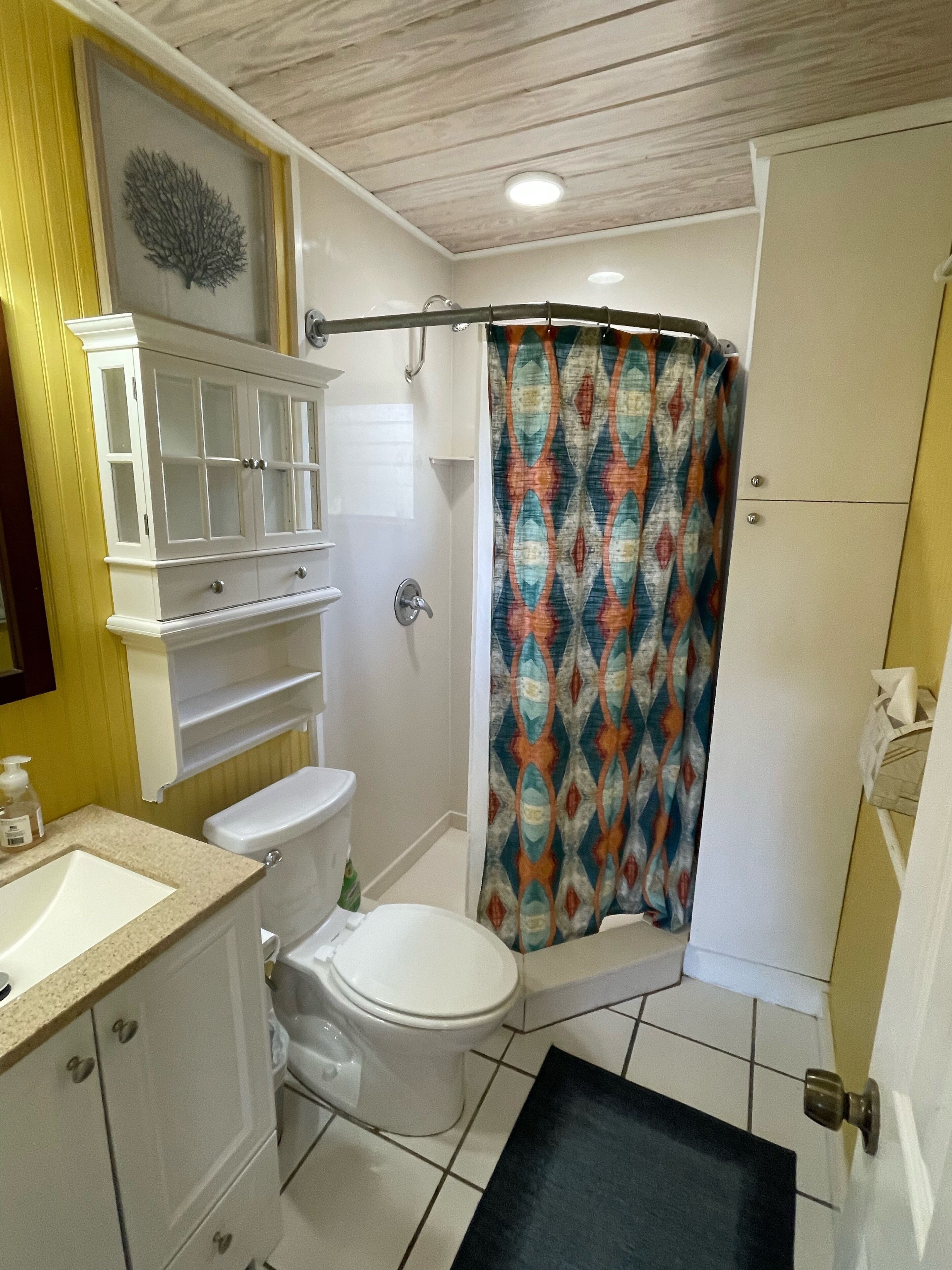 Dusche, Handtücher, Toilettenpapier