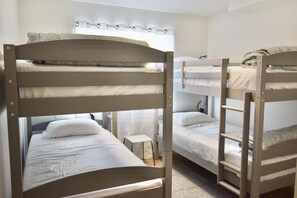4 chambres, bureau, lit parapluie, Wi-Fi gratuit