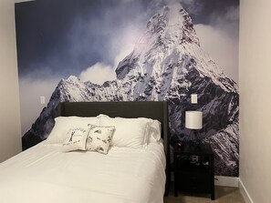 6 عدّة غرف نوم وواي فاي وملاءات أسرّة