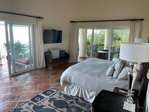 4 slaapkamers, een kluis op de kamer, een strijkplank/strijkijzer