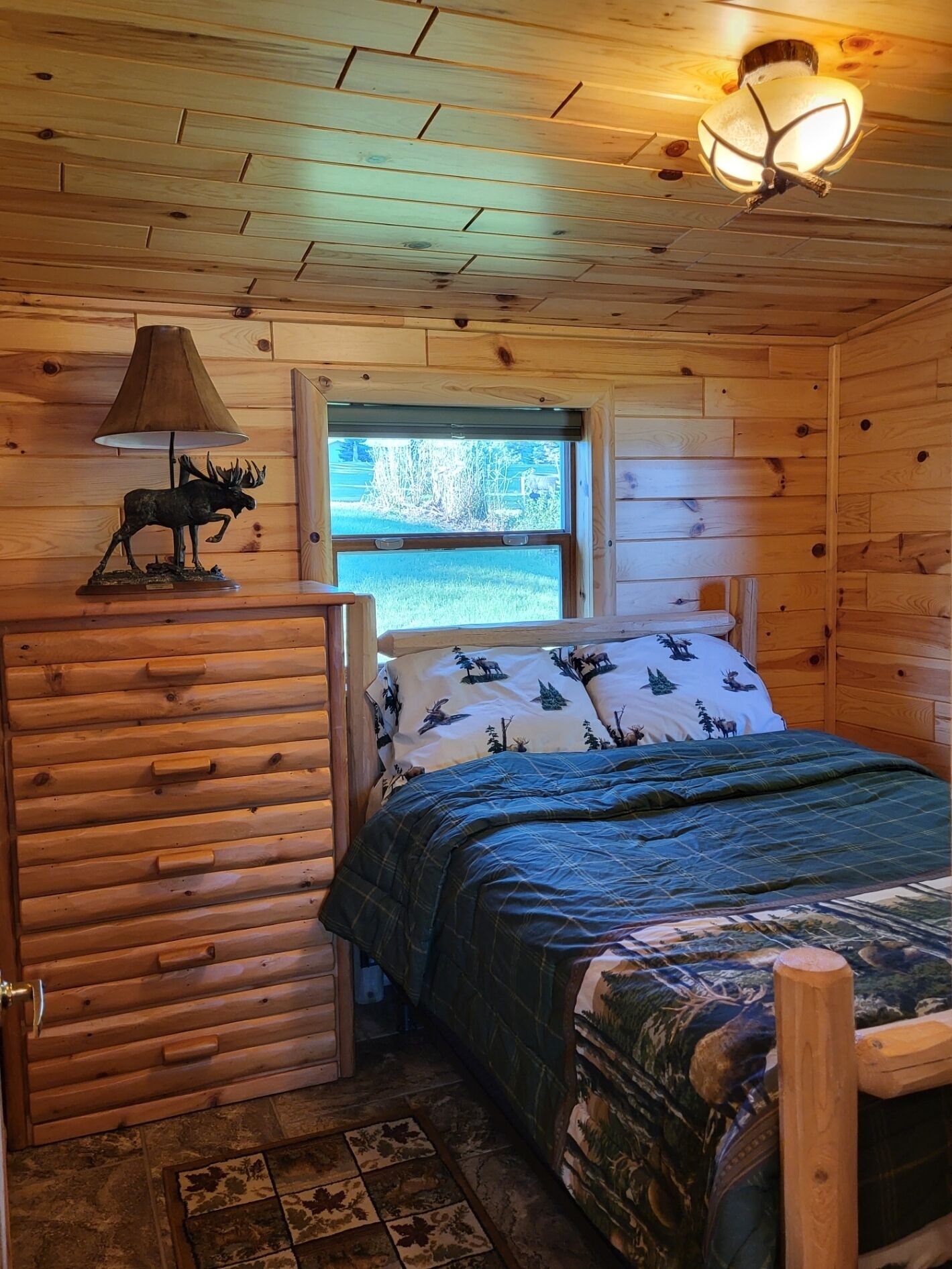 Remodeled Cottage w/Gfireplace, super close to Fred Meijer Heartland trail