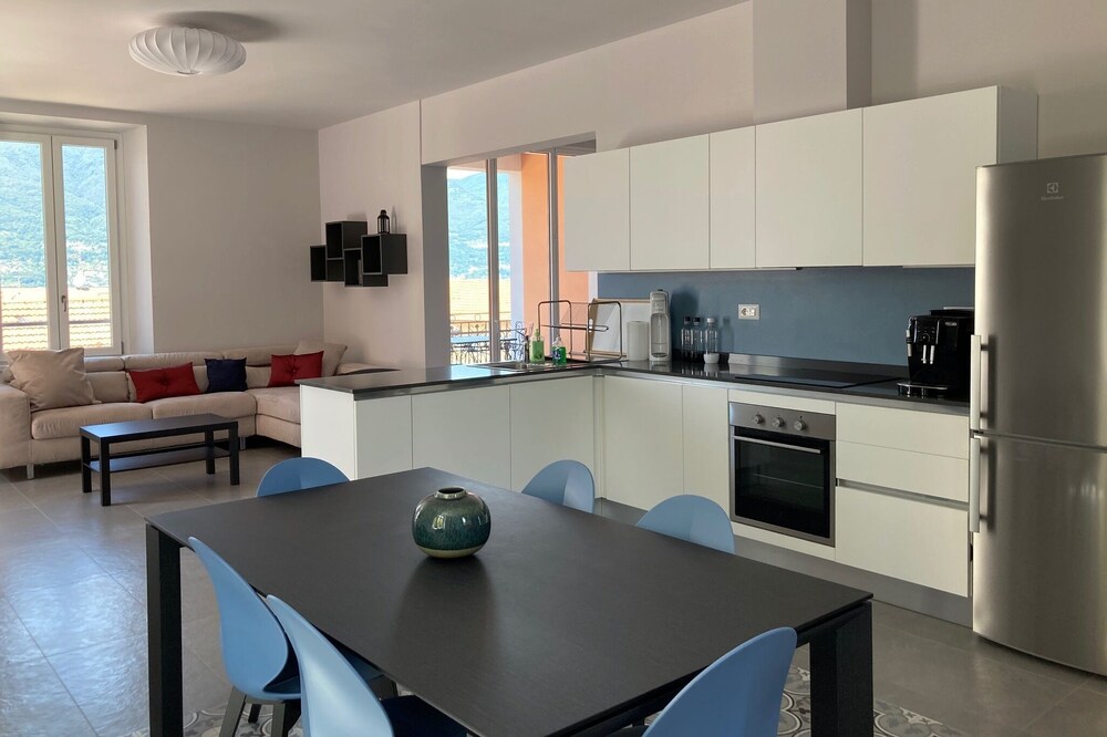 High comfort flat in village center 3 min from beach