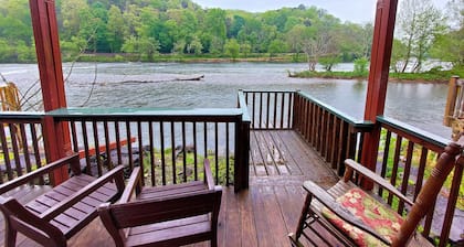 Troutin' About - A cozy cabin on the river!