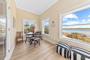 Dining - Calvert Castle, Elevator, Golf cart, Beach ,Pool (gulf shores)