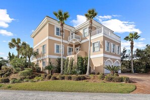 Exterior - Calvert Castle, Elevator, Golf cart, Beach ,Pool (gulf shores)