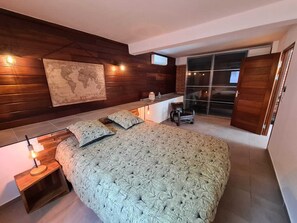 1 Schlafzimmer, Schreibtisch, Bügeleisen/Bügelbrett, Reisekinderbett