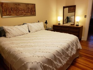 3 bedrooms, iron/ironing board, travel cot, free WiFi - The Ybor House - Vintage Bungalow in Central Tampa (Tampa)