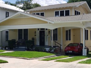Exterior - The Ybor House - Vintage Bungalow in Central Tampa (Tampa)