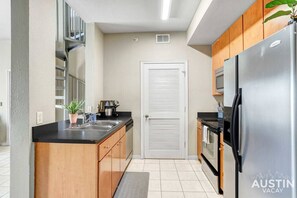 Fridge, microwave, oven, stovetop