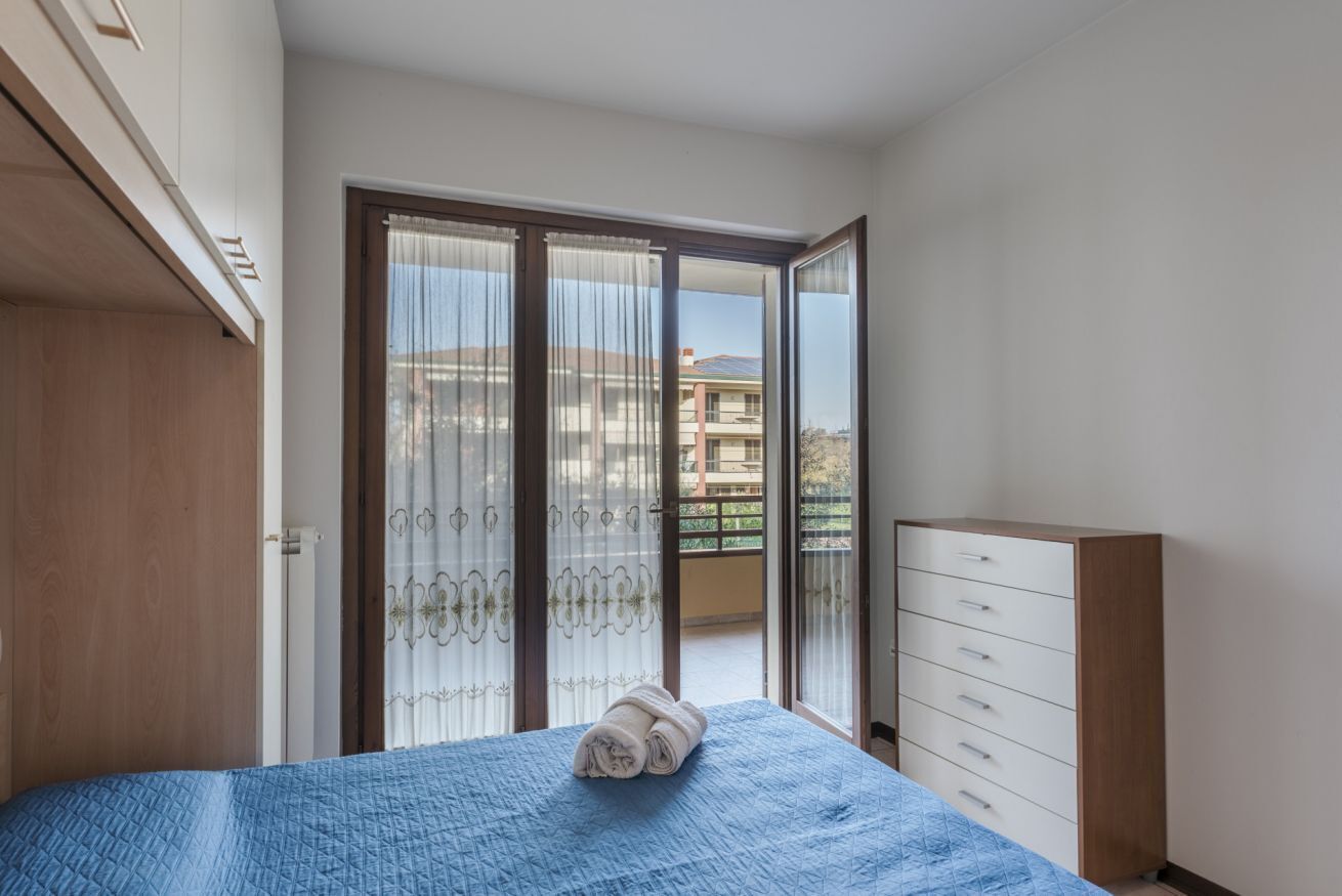 2 sovrum, strykjärn/strykbräda och sängkläder