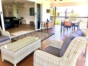 Outdoor dining - 4 bedroom home with 180 degree ocean and township views. Walk to beach and shops (Agnes Water)