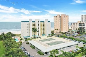 Exterior - Beautiful Beachfront Apollo 6th floor….Ocean front Tranquil Sunset Views. (Marco Island)