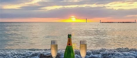 Am Strand, Liegestühle, Strandtücher