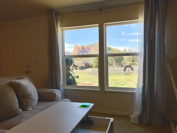 Smart TV, fireplace, video games, stereo - Red Rock Views in Sedona (Sedona)
