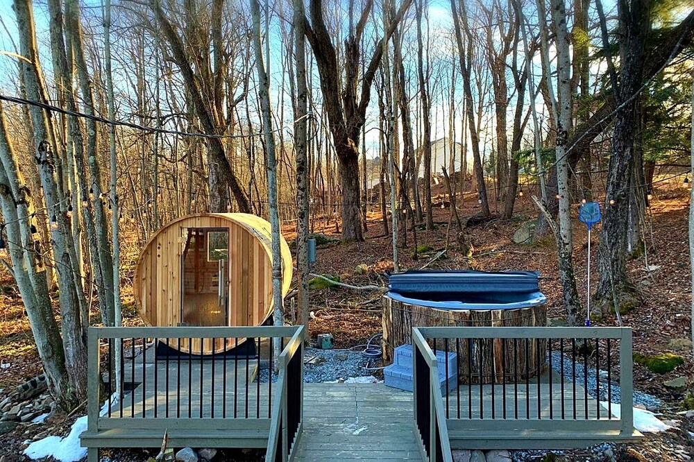 New Hurleyville, Cozy 3 bed + Hot tub + Fireplace
