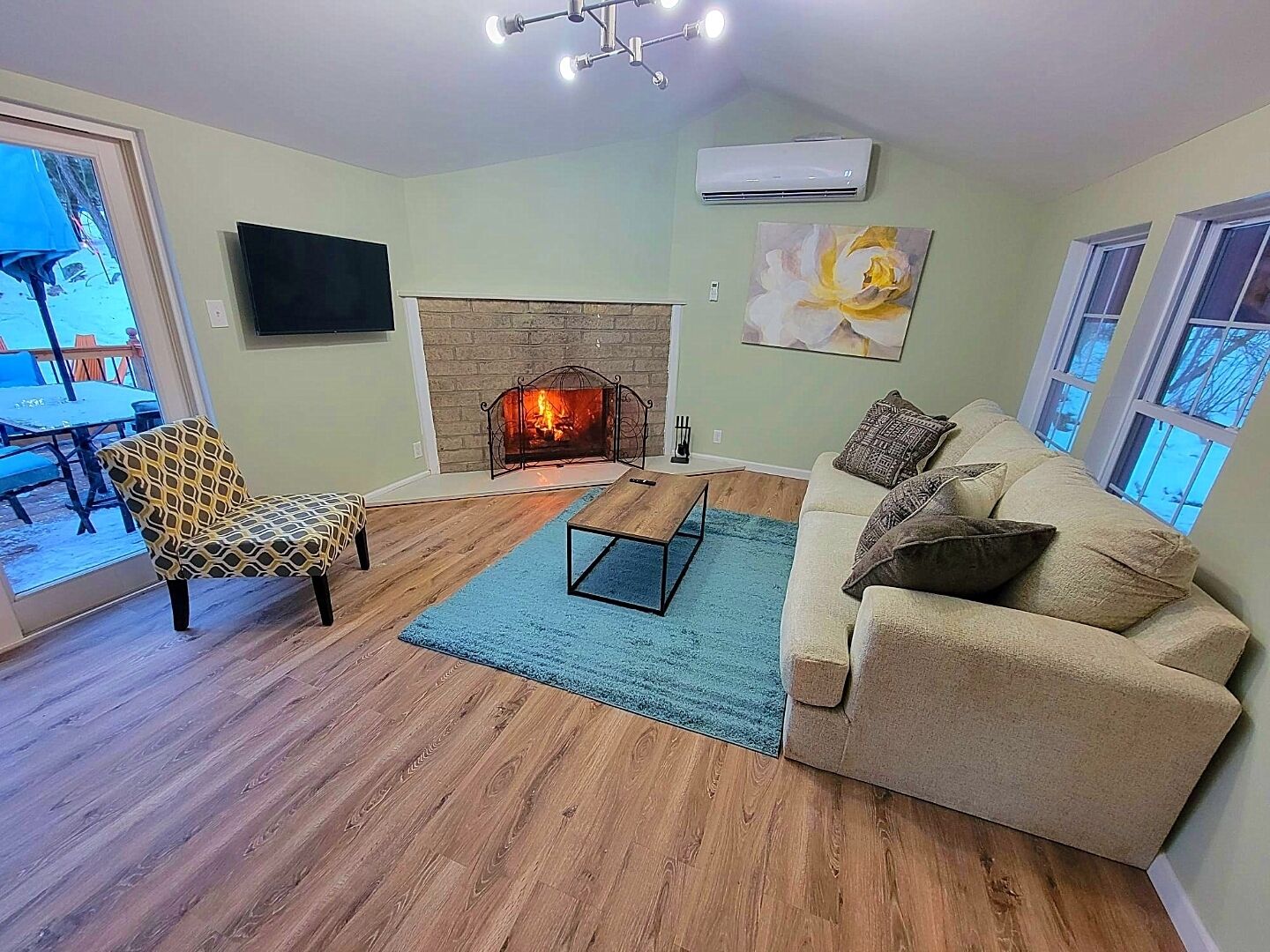 New Hurleyville, Cozy 3 bed + Hot tub + Fireplace