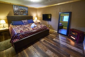 2 bedrooms, travel crib, free WiFi, bed sheets