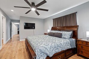 6 camere, una scrivania, ferro/asse da stiro, Wi-Fi gratuito