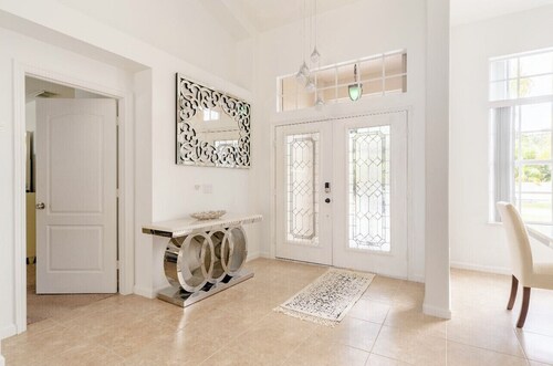 Entire home with pool for long and short stay. Fun for everyone. 