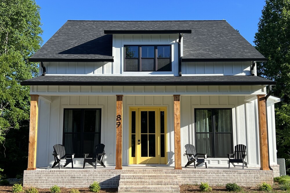 Newer House on Dale Hollow Lake near Hendricks Creek Marina