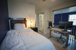 3 bedrooms, desk, iron/ironing board, free WiFi
