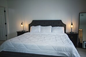 3 bedrooms, desk, iron/ironing board, free WiFi