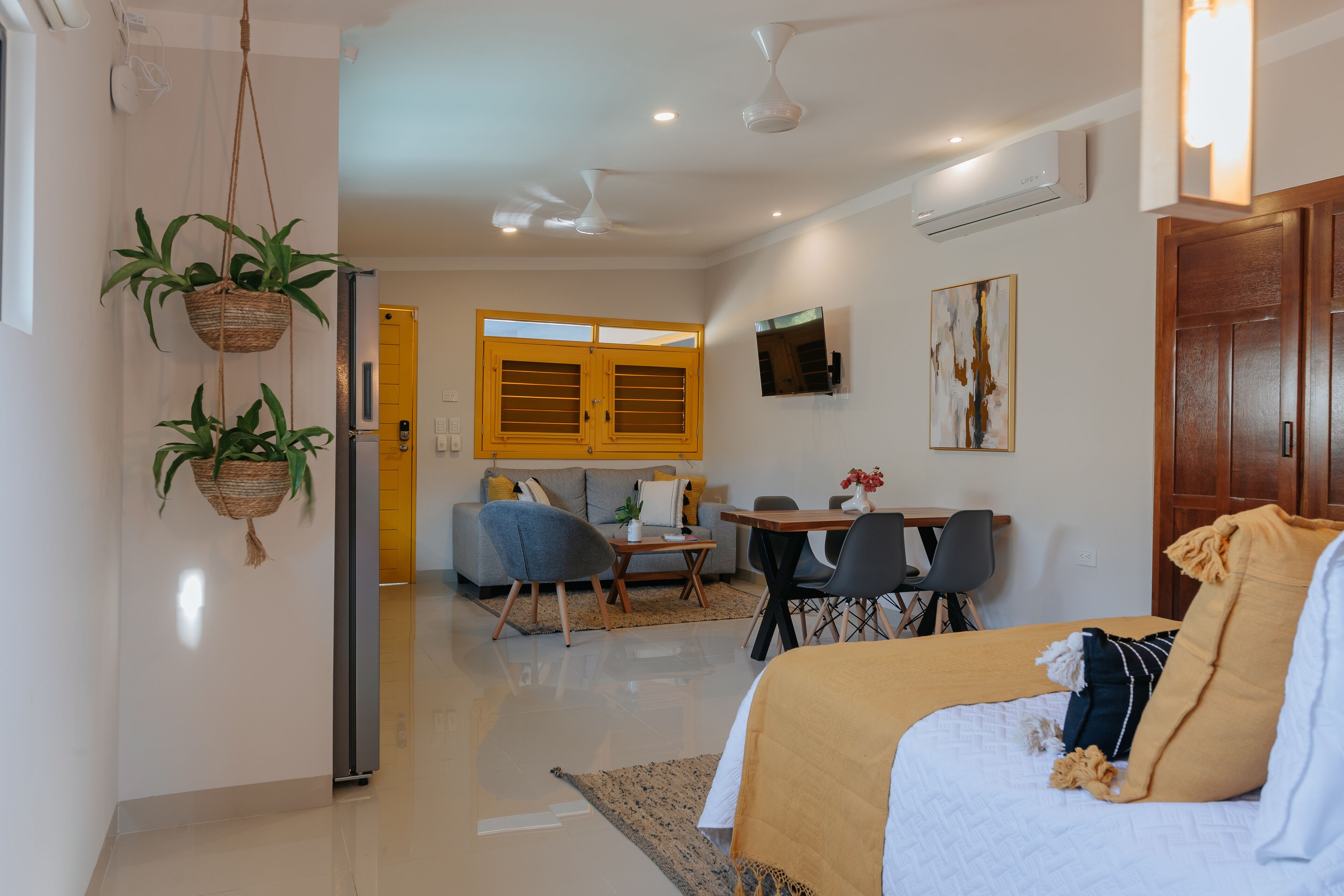 Mare Lindo open studio near Malecon Progreso