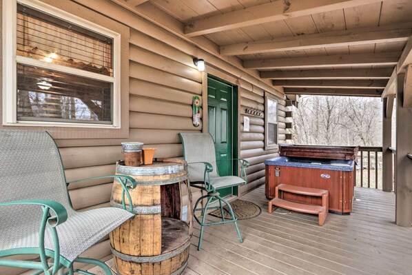 Terrace/patio - Cozy `American Dream` Cabin w/ Hot Tub, Loft & BBQ!!! (Cosby)