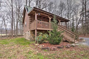 Exterior - Cozy `American Dream` Cabin w/ Hot Tub, Loft & BBQ!!! (Cosby)