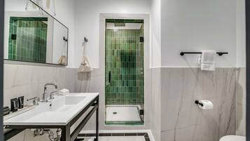 Premium Room, 1 Queen Bed | Bathroom | Shower, rainfall showerhead, free toiletries, hair dryer