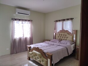 3 bedrooms, iron/ironing board, free WiFi, bed sheets - Spacious and unique house closed to beaches & natural monuments! (Cabrera)
