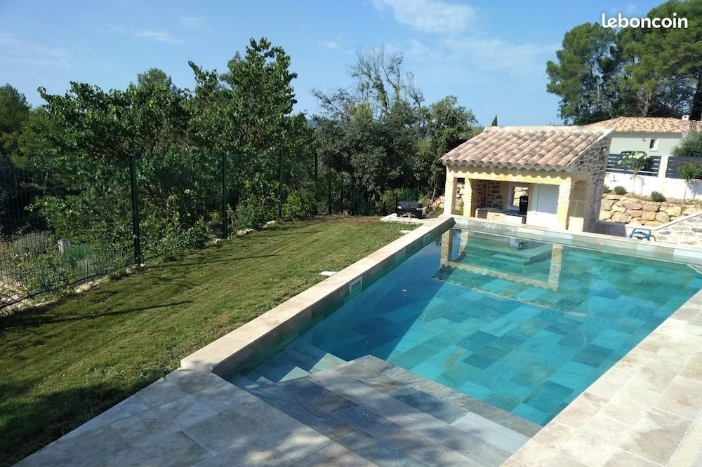 Studio spa private jacuzzi pool access villa in lorgues-83