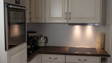 Kühlschrank, Ofen, Herdplatte, Geschirrspüler