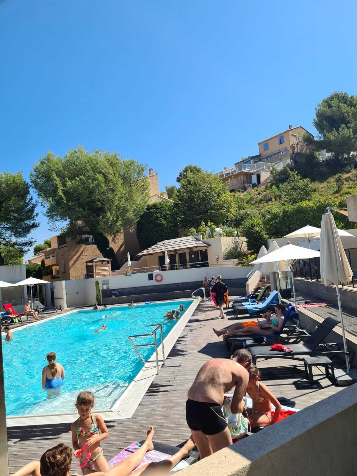 To spend a good holiday 5 minutes from the sea, swimming pool, terrace, hiking.