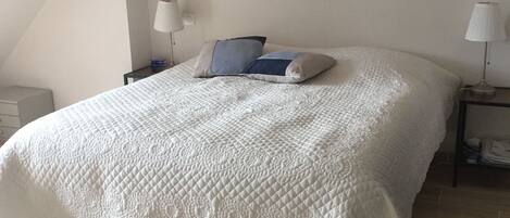 3 室のベッドルーム、WiFi