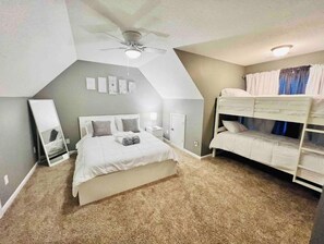 4 chambres, bureau, fer et planche à repasser, Wi-Fi (supplément)