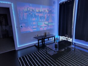 Interior - THE LIGHT HOUSE-Downtown Dallas! 1 bedroom w/ LED. (Dallas)