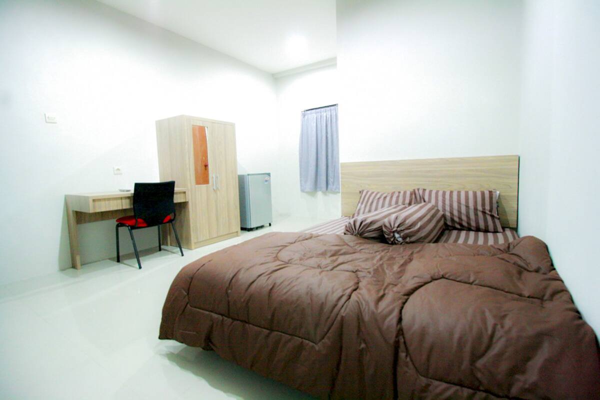 Standard Double Room | Desk, WiFi (free)