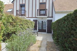 Exterior - Triplex with garden - wifi - 400m from the beach (Courseulles-sur-Mer)